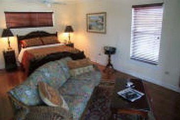 Отель Tarpon Flats Inn & Marina