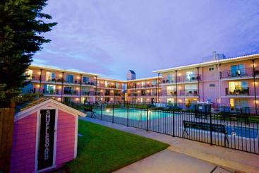 مُتل Periwinkle Inn