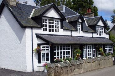 بنسيون Carrmoor Guest House