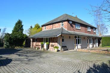 پانسیون Laburnum Cottage Guest House