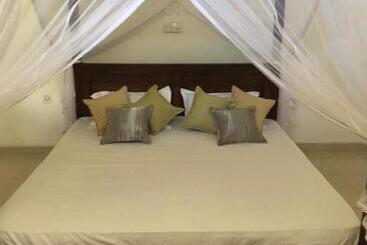 בית מלון כפרי Mirissa Ocean Breeze