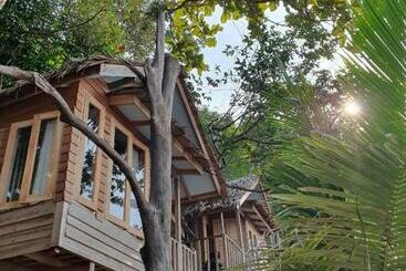 فندق Palm Beach Resort Koh Phayam