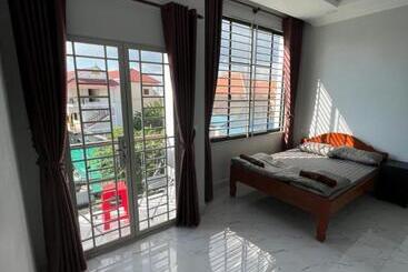 پانسیون Moonshine Guesthouse