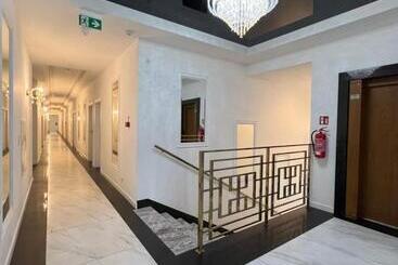 ホテル Adzikowy Dworek