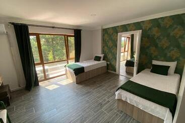 تختخواب و صبحانه Nayada Otel Spa