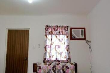 בית מלון כפרי __aplaridel Inn Suites__