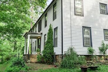 مبيت وإفطار Black Mountain Inn