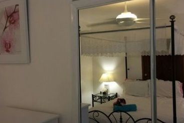 تختخواب و صبحانه Hillcrest Guest House