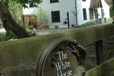تختخواب و صبحانه The White House