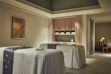 هتل Four Seasons  St Louis