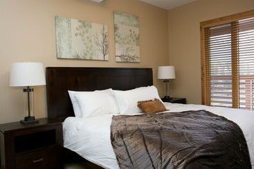 هتل Rundle Cliffs Lodge By Spring Creek Vacations