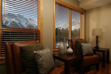 هتل Rundle Cliffs Lodge By Spring Creek Vacations