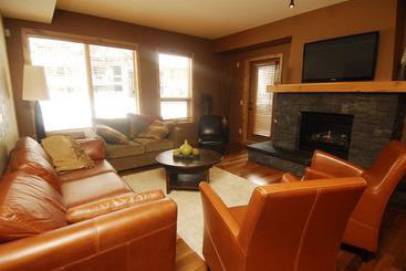 هتل Rundle Cliffs Lodge By Spring Creek Vacations