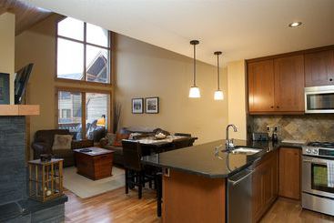 هتل Rundle Cliffs Lodge By Spring Creek Vacations