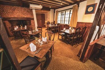 酒店 The Auberge