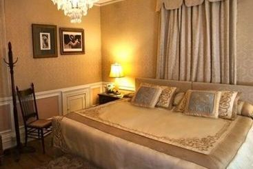 Melange Bed And Breakfast