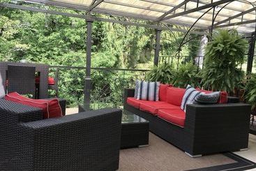 Melange Bed And Breakfast