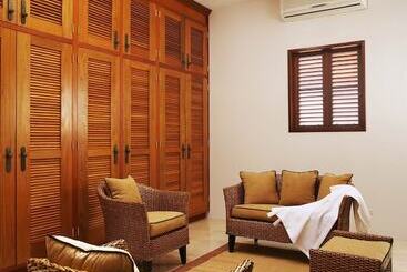 آپارتمانهای توریستها Sheriva Luxury Villas And Suites