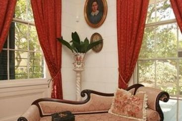 The Elms Bed And Breakfast