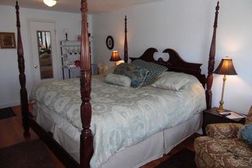 The Queen Anne House Bed And Breakfast