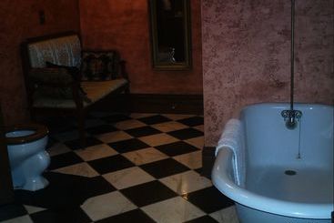 The Queen Anne House Bed And Breakfast