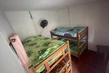 پانسیون Sisio Hostal