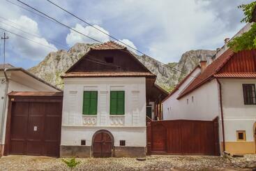 פנסיון Casa De Vacanță Hársfa Vendégház