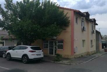 پانسیون Cazare La Mare Vila Constanta