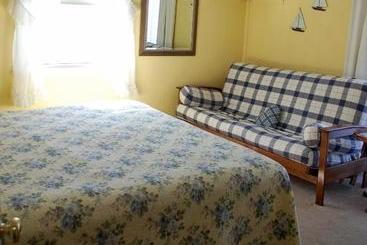 تختخواب و صبحانه A Cape Cod Ocean Manor Inn
