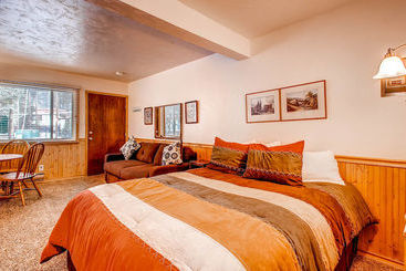 هتل Park Meadows Lodge