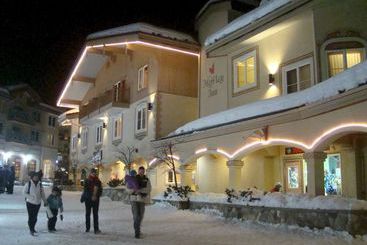هتل Heffley Boutique Inn