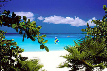 هتل Island Beach Comber