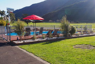 Linkwater Motel And Backpackers