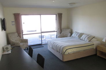 모텔 Bay Crest Motor Lodge