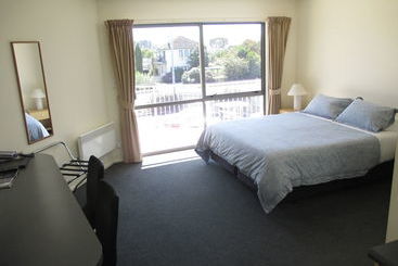 모텔 Bay Crest Motor Lodge