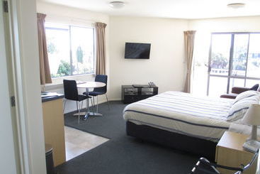 모텔 Bay Crest Motor Lodge