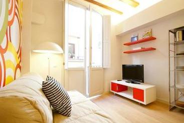 Short Stay Group Borne Pop Art Lofts