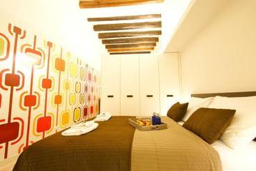 Short Stay Group Borne Pop Art Lofts