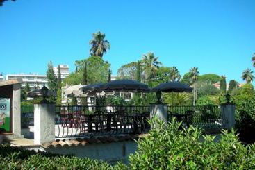 هتل Castel Garoupe