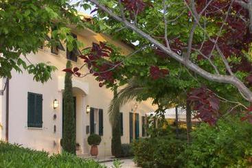هتل Villa Terme Di Caldana B&b