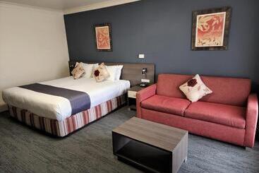 مُتل Bathurst Motor Inn