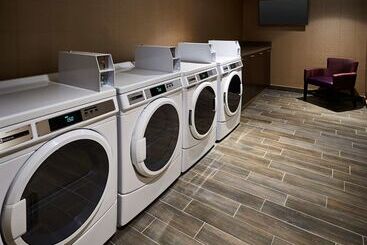فندق Hampton Inn By Hilton Timmins
