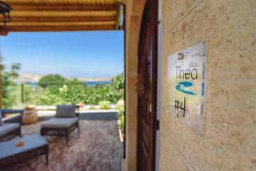 هتل Thea Villas And Suite
