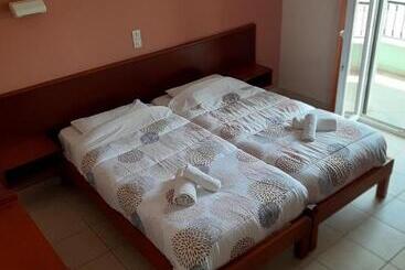 Zefiros Apartments