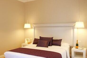 تختخواب و صبحانه La Villetta Suite