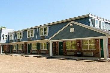 汽车旅馆  Country Squire Inn And Suites