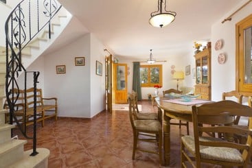 Villa Oliveres I-II