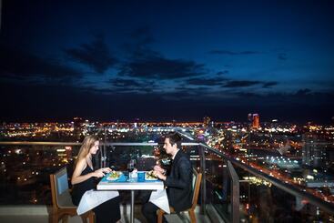 Hotel A La Carte Da Nang Beach