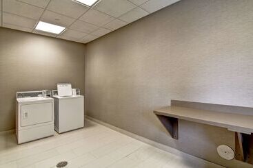 בית מלון כפרי Hampton Inn & Suites Detroit/troy