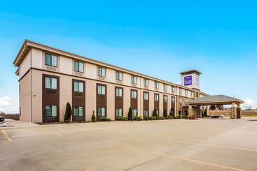 בית מלון כפרי Sleep Inn & Suites Hannibal